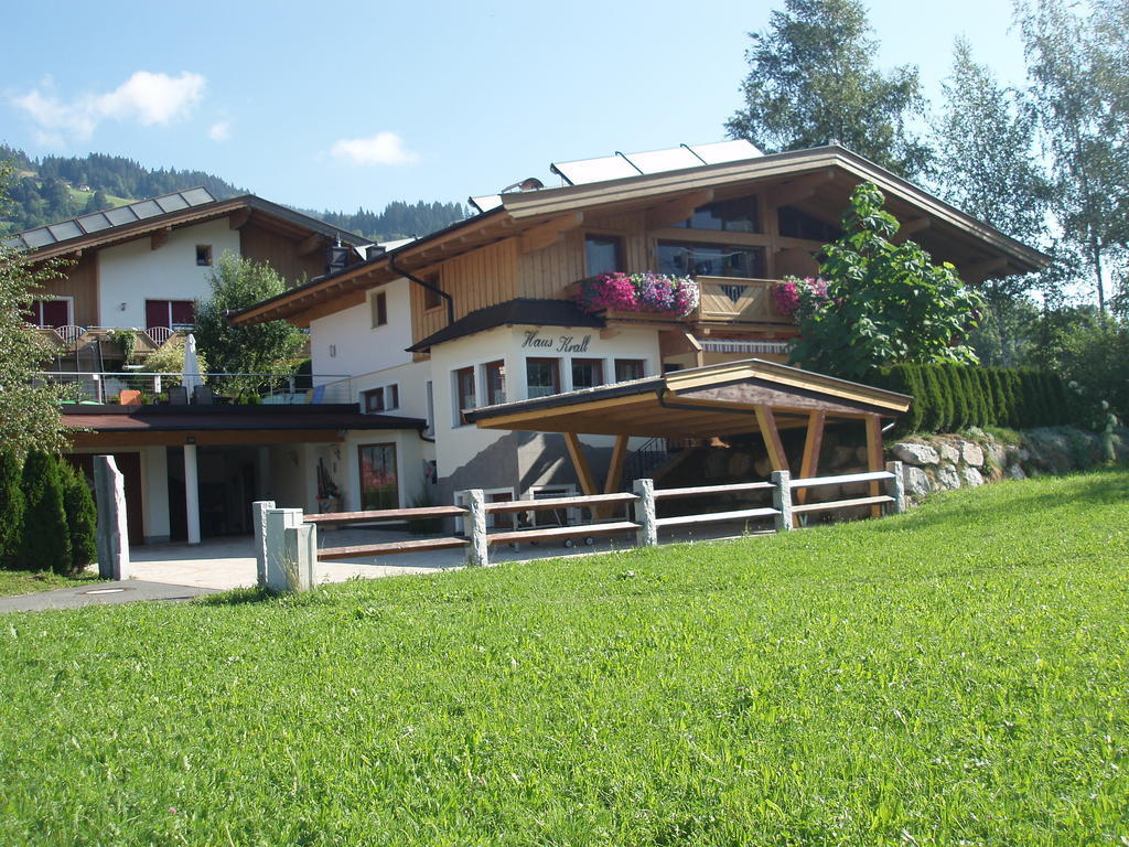 Appartement Annemarie Brixen im Thale Eksteriør billede
